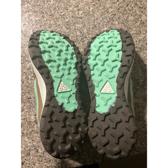 Nike ACG Lowcate Limestone/Dark Driftwood/Sail/Green Glow DX2256-200 Sz 11.5 main image 5